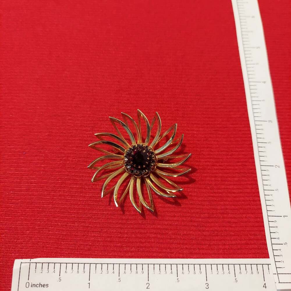 Sarah Coventry Gold Tone & Red Rhinestones Spiral Flower Sun Brooch Pin